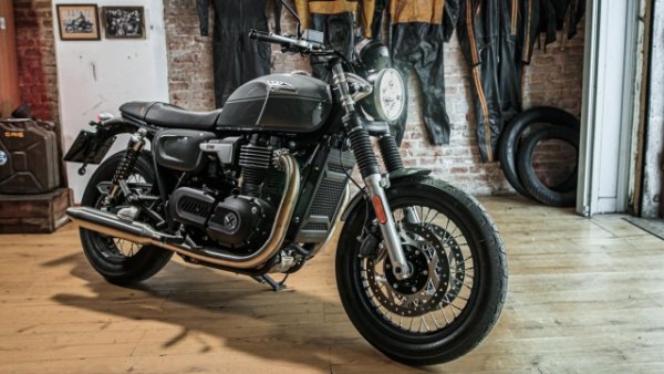 Brixton е супер нова марка, стартирала преди по-малко от 10 години. Собственост на австрийската KSR Group, която сглобява своите мотоциклети в Китай. Cromwell 1200 представлява смесица от винтидж стил и модерна технология. Задвижван е от 1222-кубиков двукамерен паралелен двигател с течно охлаждане и 83 к.с.

Определено е вдъхновен външно от класическите британски мотоциклети. С чисто тегло от 235 кг, той разполага с ретро капковиден резервоар, колела със спици и метални покрития. 

Cromwell 1200 е оборудван със спирачки с ABS и качествено окачване за комфортно и безопасно каране, като се справя и на по-трудни трасета. Идеален за тези, които търсят мотоциклет, който знае как да комбинира традиция и иновация. Намален е в момента на 18 490 лева.